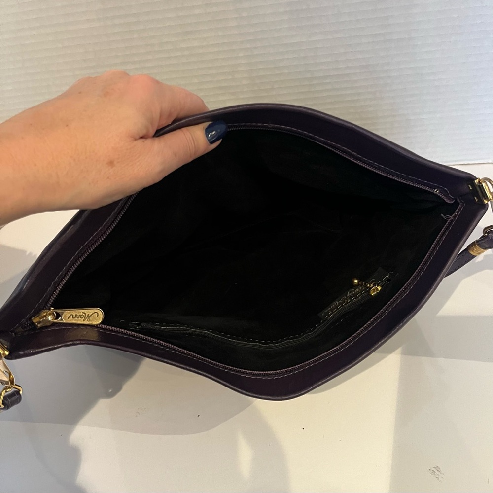 Vintage Karnig Mann Oversized Leather Clutch – Made in Canada w/Crossbody Strap - Picture 8 of 10